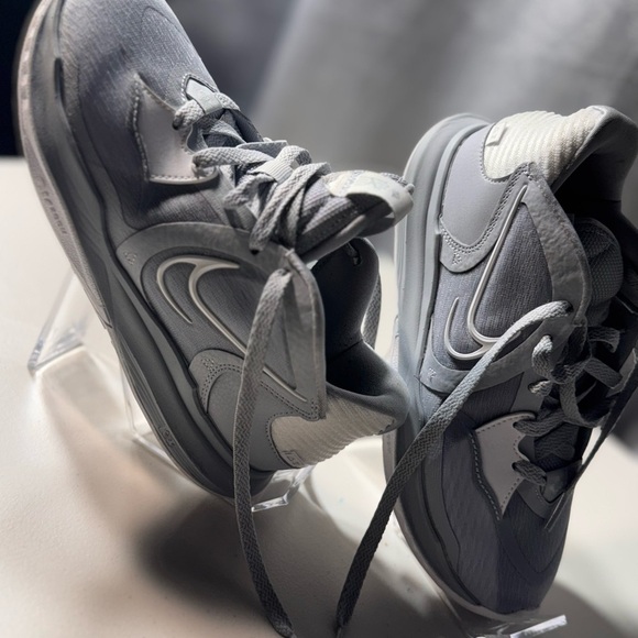 Nike Other - 👟 Nike Kyrie Basketball Shoes – Gray

Men’s Size: US 5.5